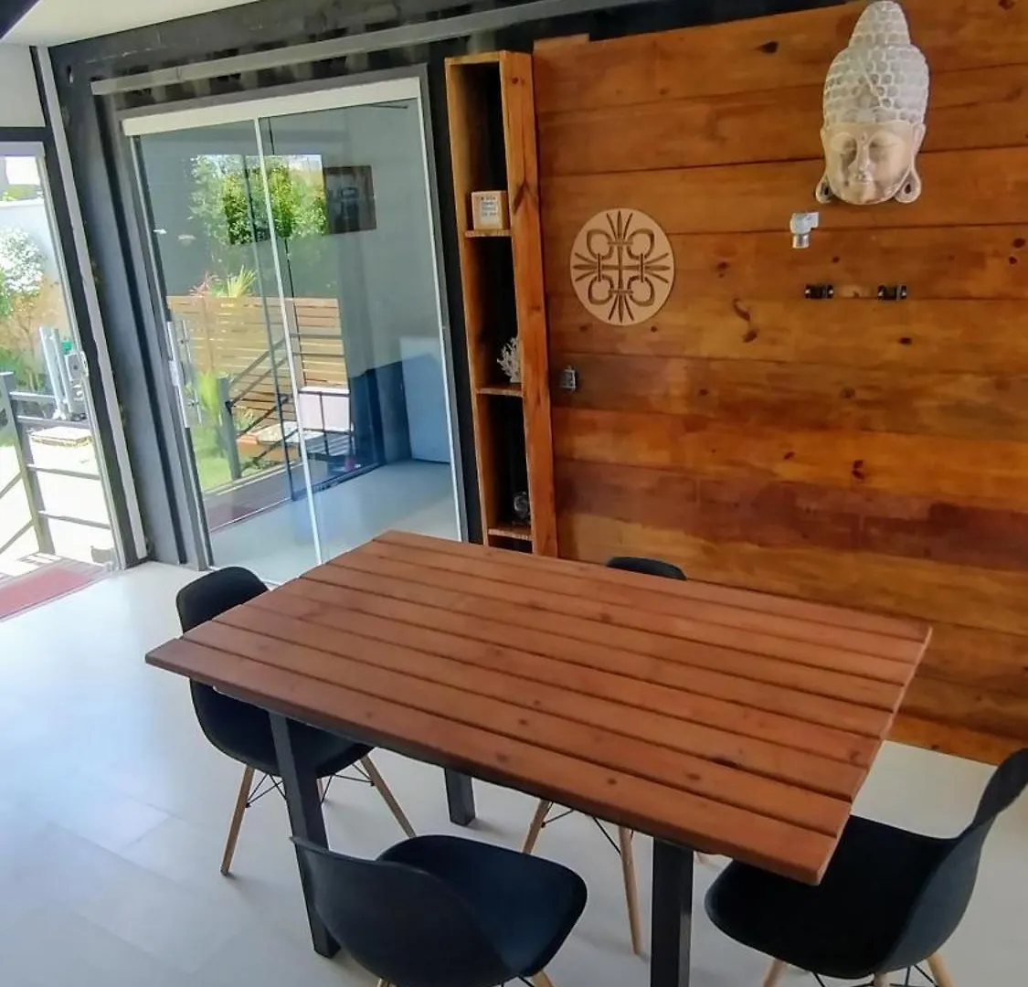 הוילה אימביטובה The Box Container House 2 בית נופש