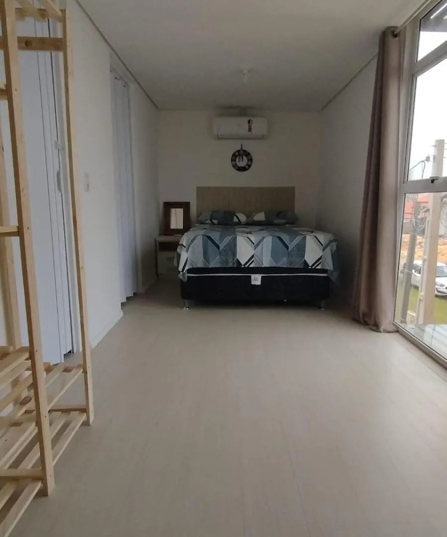 הוילה אימביטובה The Box Container House 2