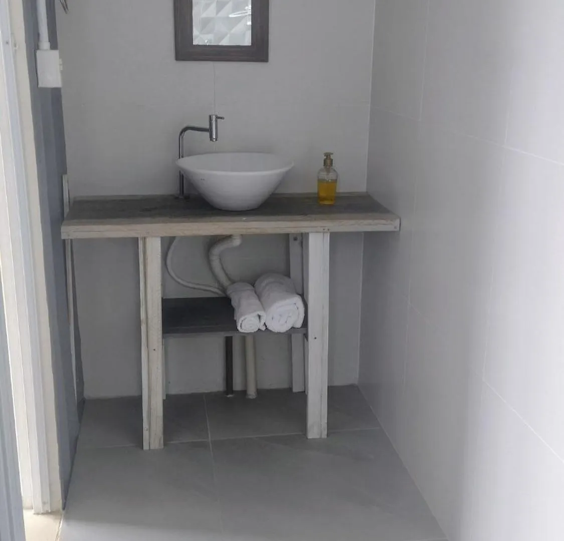 הוילה אימביטובה The Box Container House 2 0*,  ברזיל